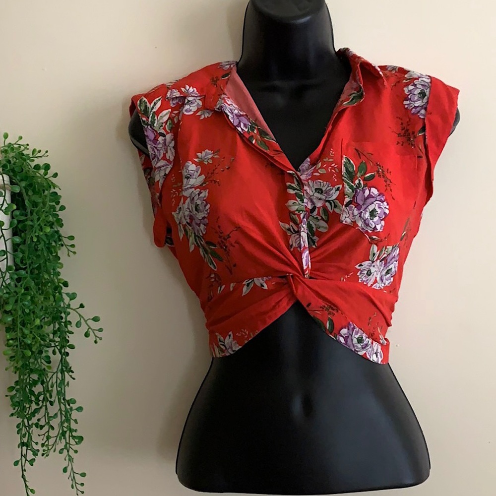 Floral Cropped Blouse 🌶